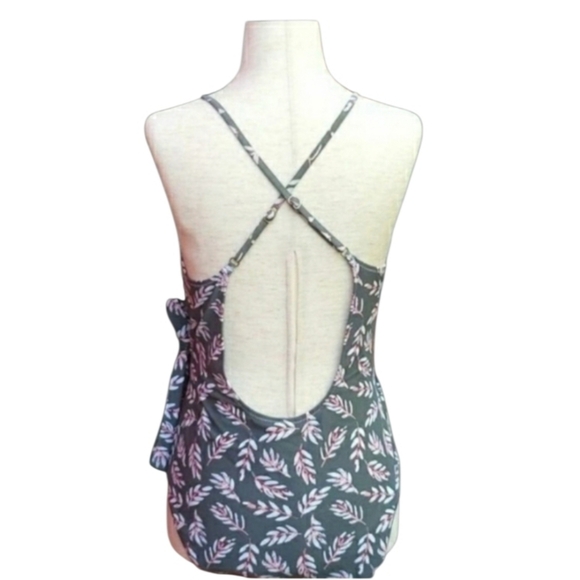 CUPSHE Pink & Green Leaf Print  One-Piece Swimsuit - Large - Picture 5 of 8